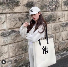1103 -  Túi MLB Tote Canvas New York Yankees Cream - Code 3AORM022N 50CRS [HÀNG CHÍNH HÃNG]