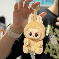 1154 - Gấu Bông Art Toy Labubu BABA Have A Seat - POP MART The Monsters Have A Seat Vinyl Plush Labubu Macaron V2- Code 6941848280091 [HÀNG CHÍNH HÃNG]