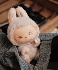 1155 - Gấu Bông Art Toy Labubu HEHE Have A Seat - POP MART The Monsters Have A Seat Vinyl Plush Labubu Macaron V2- Code 6941848280091 [HÀNG CHÍNH HÃNG]