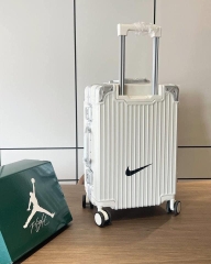 1086 -  Vali Nike Sneakers Silhouette 2024 Trắng Kem Size Cabin 22 Xách Tay  [HÀNG CHÍNH HÃNG]