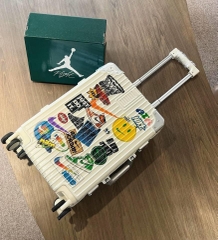 1086 -  Vali Nike Sneakers Silhouette 2024 Trắng Kem Size Cabin 22 Xách Tay  [HÀNG CHÍNH HÃNG]