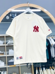 1292 - Áo Thun New Era - Trắng Kem - Chữ Ny Xù Đỏ  [HÀNG CHÍNH HÃNG]