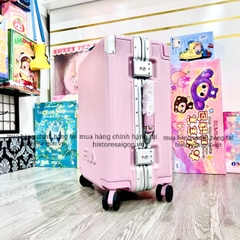 1321 - Vali Fila Embossed Logo - Size Cabin 22 Xách Tay - Hồng Pink Pastel [HÀNG CHÍNH HÃNG]
