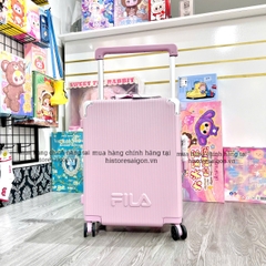 1321 - Vali Fila Embossed Logo - Size Cabin 22 Xách Tay - Hồng Pink Pastel [HÀNG CHÍNH HÃNG]