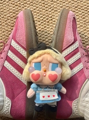 1372 - Crybaby Crying Again Alice She's Alice - Mô Hình Gấu Bông Art Toy POP MART CRYBABY Crying Again Series-Vinyl Face Plush Code 12403190031 [HÀNG CHÍNH HÃNG]