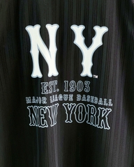 1838 - Áo New Era NY Wavy Đen Suông Mềm [HÀNG CHÍNH HÃNG]