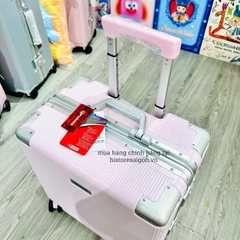 1846 - Vali Fila Vuông Embossed Stripes Hồng Pastel - Mẫu Mới [HÀNG CHÍNH HÃNG]