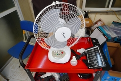 Quạt pin mặt trời solar fan +đèn