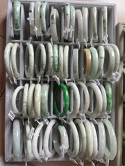 Vòng Đá Cẩm Thạch Mẫu Mã Đẹp Mắt