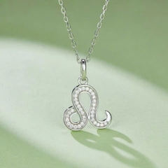 Dây Chuyền ESME ESHK0087 Leo Kim Cương Đá Moissanite Bạc 925 Xi Kim 5 lớp