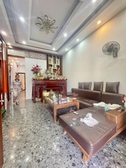 BÁN NHÀ ĐƯỜNG LÊ NGỌC HÂN P.PHỐ MỚI.