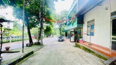 BÁN NHÀ 2 TẦNG 1 TUM PHỐ HÀ ĐẶC N1 POM HÁN