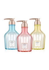 Sữa tắm Lyky Hồng Cluster Scented Shower gel (Rose & Peony) (tặng kèm bông tắm)