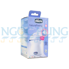 Bình sữa núm nghiêng Chicco 250ml