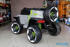 Xe ô tô điện 1166 cho bé