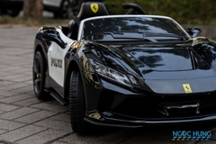 Xe ô tô điện cho bé Ferrari police F8