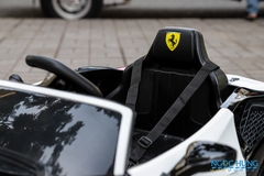 Xe ô tô điện cho bé Ferrari police F8