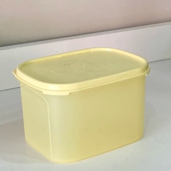 Tuptrung Hộp Tupperware mát colorful 1.9lit (4 màu)