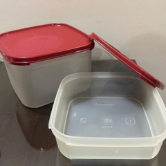 Hộp Tupperware khô 2.6 lit - nắp đỏ