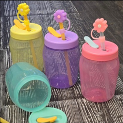 Hộp Jar 550ml có ống hút -màu mới