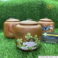 Hũ đựng trà bằng gốm màu đỏ gạch, nhiều họa tiết khác nhau, cao 12cm
