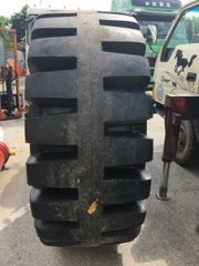 Lốp bán đặc 23.5-25 hiệu ARMOUR, siêu tải siêu bền