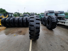 Lốp bán đặc 23.5-25 hiệu ARMOUR, siêu tải siêu bền