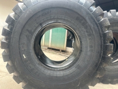 Lốp bố thép 23.5R25 hiệu ARMOUR
