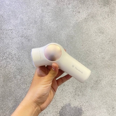 thiet-bi-massage-mat-theraface-pro-therabody