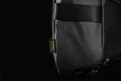 tui-deo-vai-tomtoc-usa-urban-codura-sling-bag-travel-work-13-3-14-2-h02-c04d01