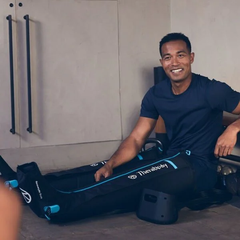 may-massage-bap-chan-nen-khi-therabody-recoveryair-pro-compression-bundle