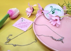 Dây chuyền mặt viền hoa