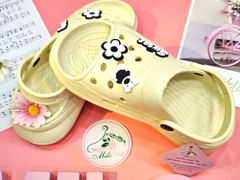 Dép sục hở mũi có quai hậu kèm sticker cute
