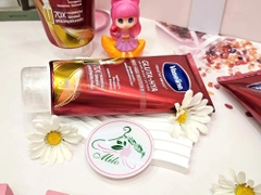 Sữa dưỡng thể Vaseline Healthy Bright Gluta HYA Serum 70X Thái Lan- 300ml (màu đỏ)