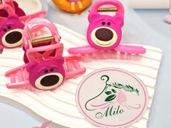Kẹp tóc sticker 3D gấu dâu Lotso (hồng)