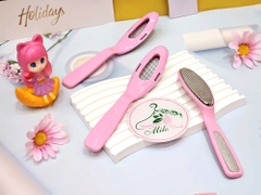Dụng cụ chà gót chân màu hồng