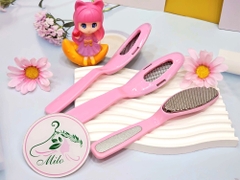 Dụng cụ chà gót chân màu hồng