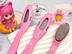 Dụng cụ chà gót chân màu hồng