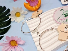 Vòng tay họa tiết nơ phối chuông