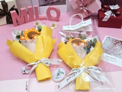 Bó hoa bằng len hand made full túi (kèm đèn) - màu vàng