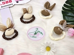 Cột tóc đính nơ hoa + tai thỏ (màu trà sữa) - kiểu 1