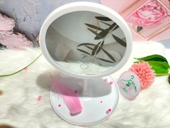 Gương trang điểm có đèn led
