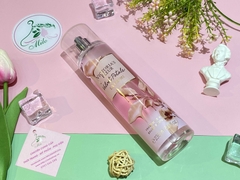 Nước hoa xịt thơm body Victoria's Fleur- 236ml (nội địa Trung)