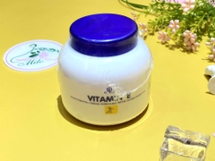 Kem dưỡng trắng da Aron Vitamin E - 200g (Thái Lan)