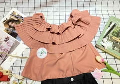 Set áo dập ly trễ vai phối chân váy - màu hồng