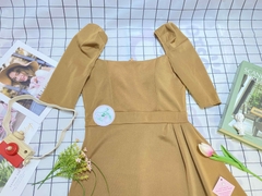 Đầm body tay phồng bèo hông (có mút)