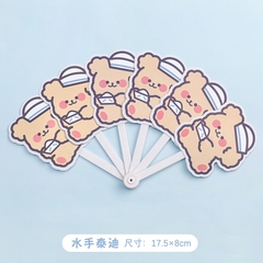 Quạt nhựa cầm tay xếp lại hình cute