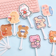 Quạt nhựa cầm tay xếp lại hình cute