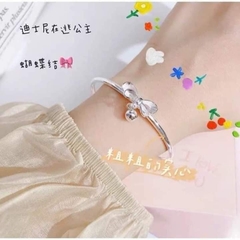 Vòng tay họa tiết nơ phối chuông
