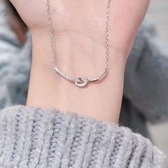 Dây chuyền kiểu nút thắt đính đá